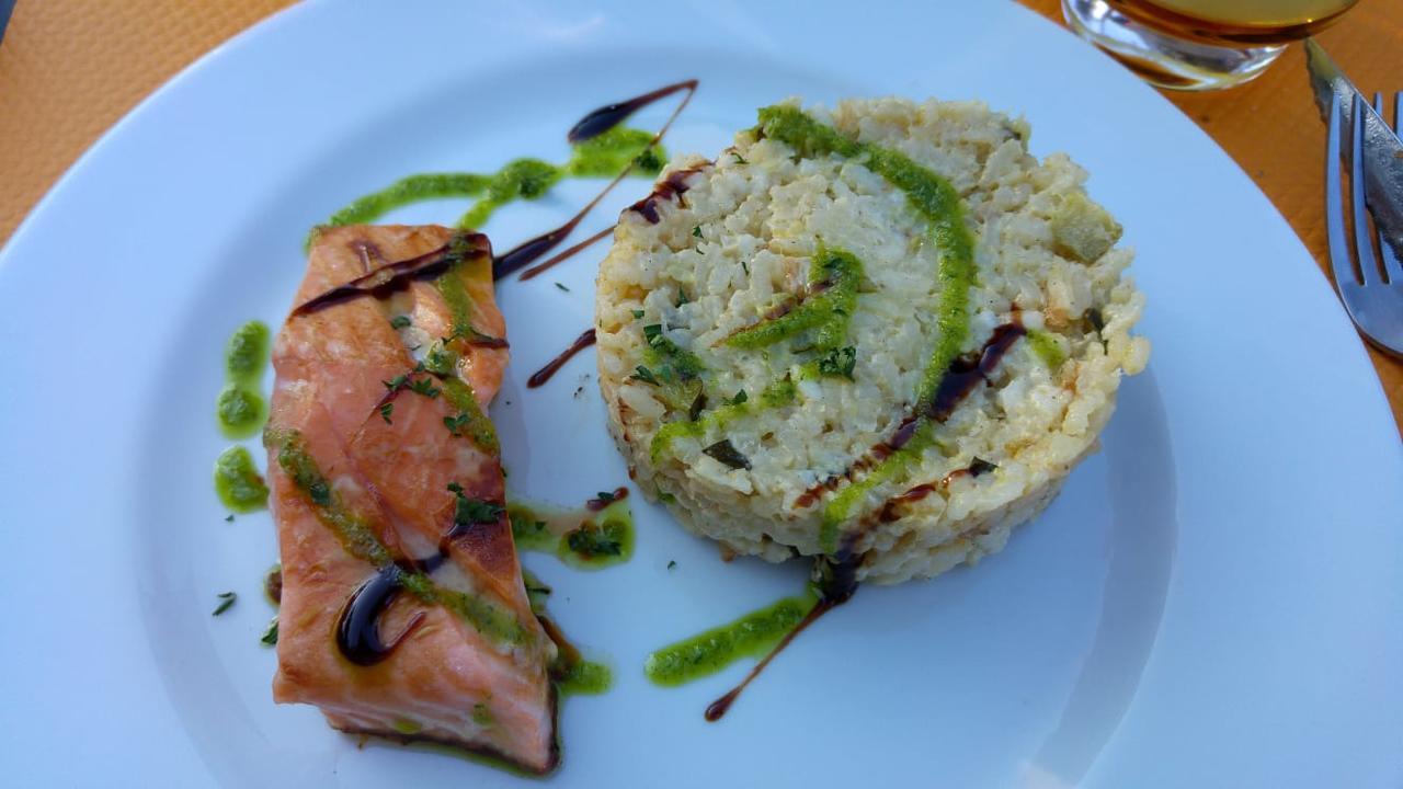 Hotel Restaurant Le Mas De L'Olivier Pont-Saint-Esprit Zewnętrze zdjęcie